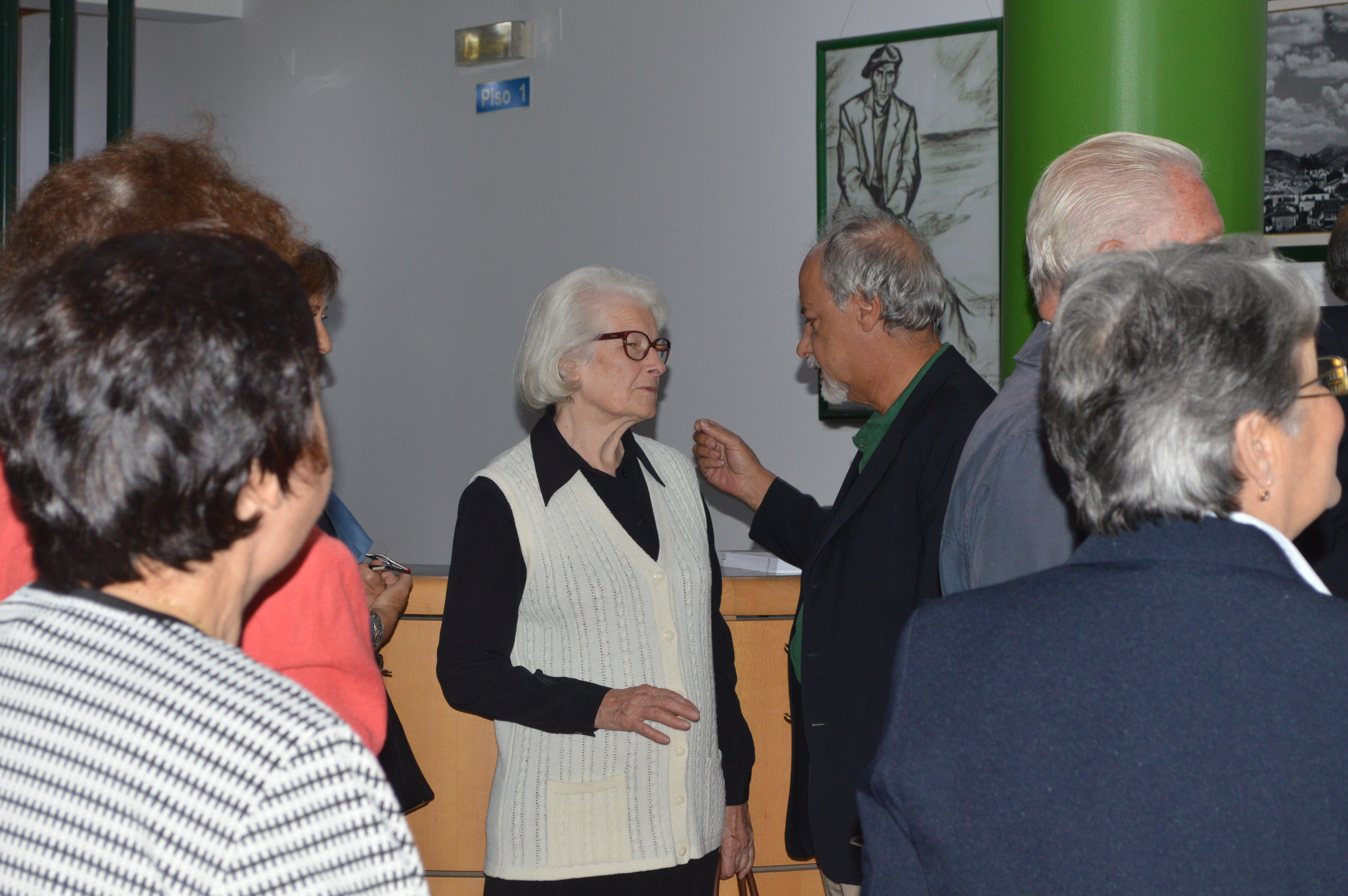 Amandio (8) Amandio (8)